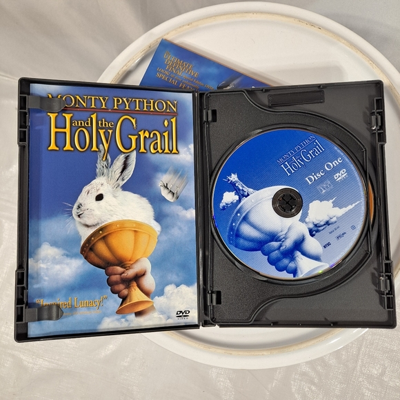 Monty Python And The Holy Grail Special Edition  2 DVD Set - Picture 5 of 6